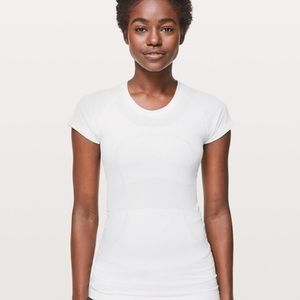 Lulu lemon swiftly tech short sleeve